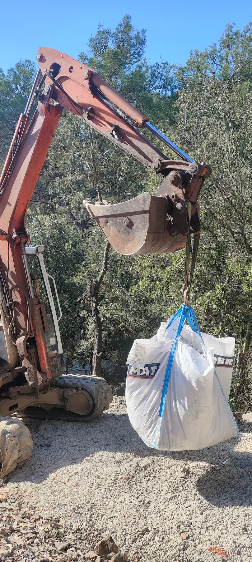 Excavació de cimentació per a habitatge a Barcelona