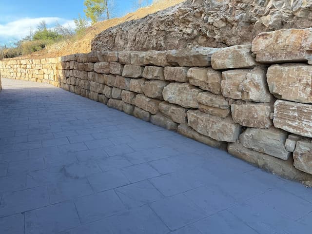 Murs de contenció i rocalla